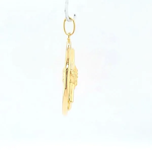 18k Yellow Gold 3D Trinacria Sicilian Medal Image 2 Arezzo Jewelers Elmwood Park, IL