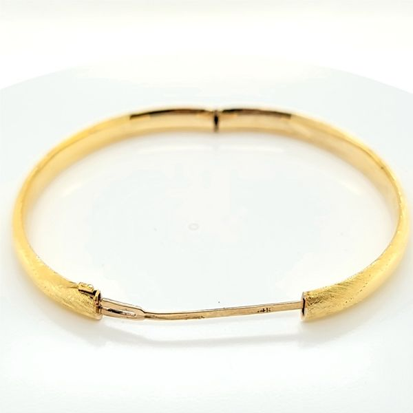 14k Yellow Gold Italian Bangle Bracelet with Floral Design Image 4 Arezzo Jewelers Elmwood Park, IL