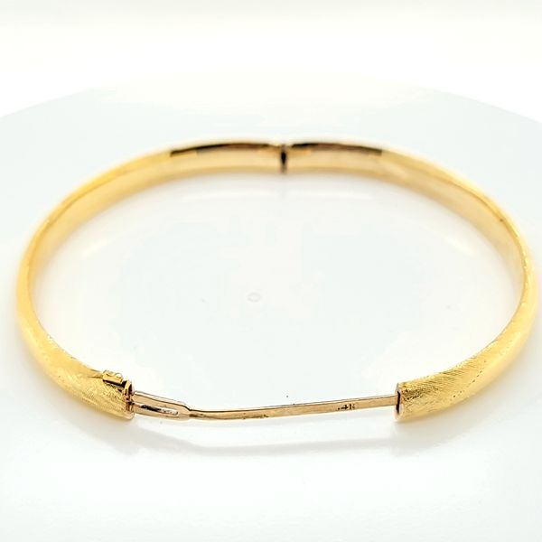 14k Yellow Gold Italian Bangle Bracelet with Wheat Design Image 3 Arezzo Jewelers Elmwood Park, IL