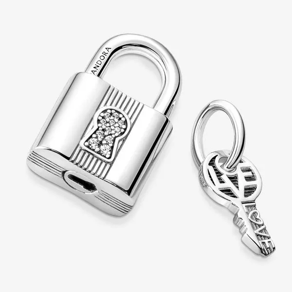 Pandora Padlock and Key Bracelet Gift Set Image 2 Arezzo Jewelers Elmwood, IL