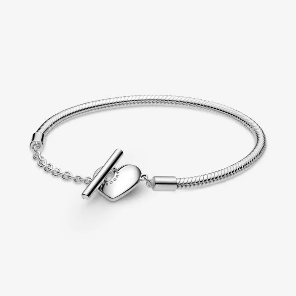 Pandora Padlock and Key Bracelet Gift Set Image 3 Arezzo Jewelers Elmwood, IL
