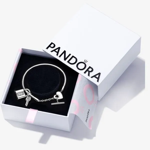 Pandora Padlock and Key Bracelet Gift Set Image 4 Arezzo Jewelers Elmwood, IL