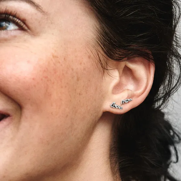 Love Mom Stud Earrings Image 2 Arezzo Jewelers Elmwood Park, IL
