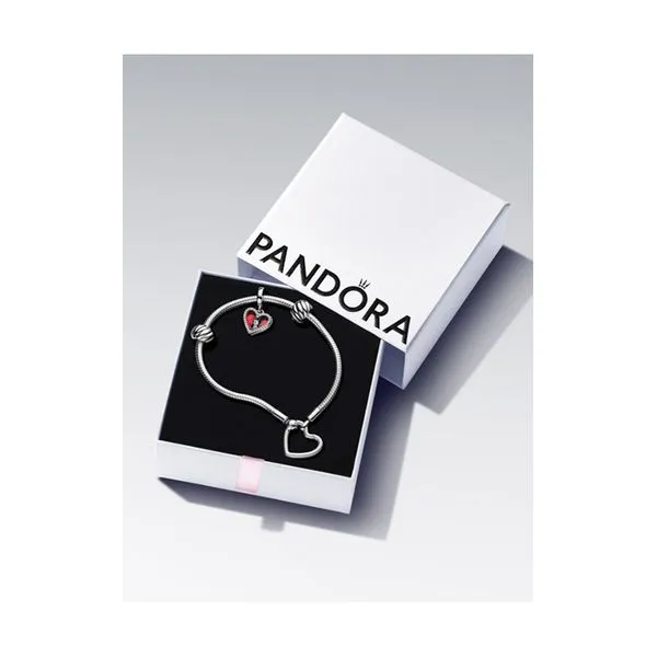 Pandora Heart & Keyhole Bracelet Gift Set Image 2 Arezzo Jewelers Elmwood, IL