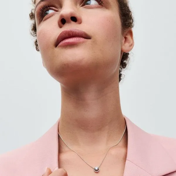Sparkling Round Halo Pendant Collier Necklace Image 2 Arezzo Jewelers Elmwood Park, IL