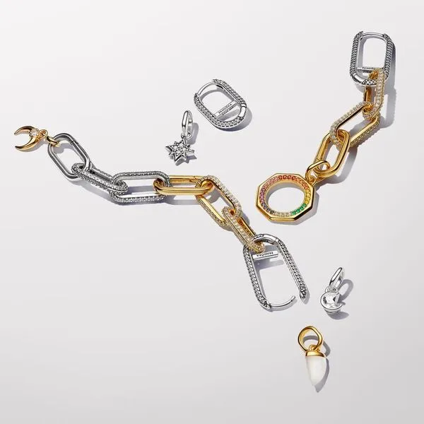 Pandora ME Rectangular Openable Link Image 3 Arezzo Jewelers Elmwood Park, IL