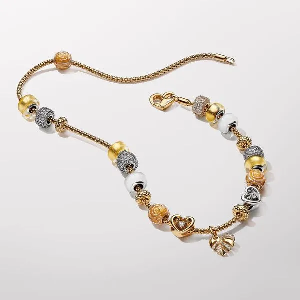 Pandora Sparkling Monstera Leaf Dangle Charm Image 5 Arezzo Jewelers Elmwood Park, IL