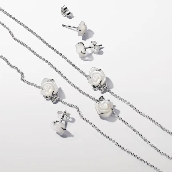 White Rose in Bloom Collier Necklace Image 5 Arezzo Jewelers Elmwood, IL