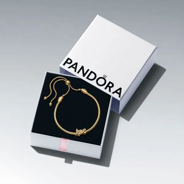 Pandora Love Script Bracelet Gift Set Image 2 Arezzo Jewelers Elmwood, IL