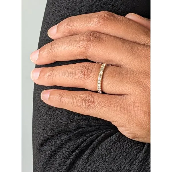 14K Yellow Gold Diamond Line Wedding Band Image 3 Armentor Jewelers New Iberia, LA