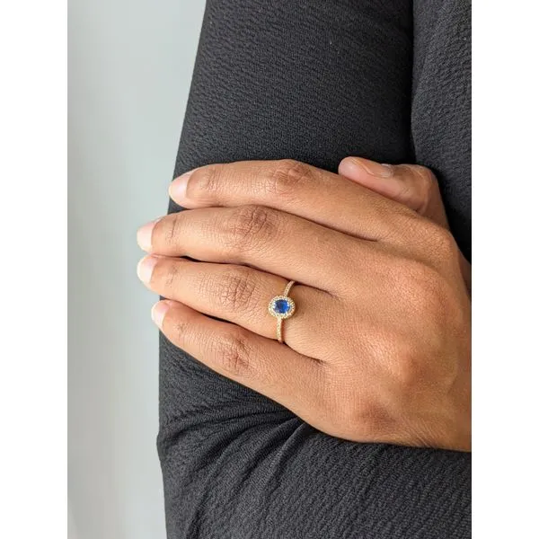 14K Yellow Gold Sapphire and Diamond Halo Ring Image 2 Armentor Jewelers New Iberia, LA