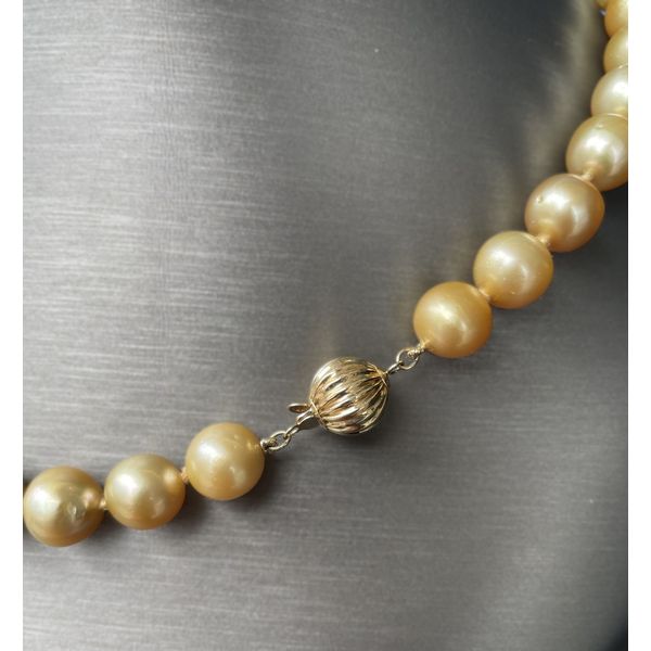 Pearl Necklace Image 4 Arthur's Jewelry Bedford, VA