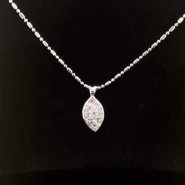 Diamond Pendants Austin's Fine Diamonds & Jewelry Lyndhurst, NJ