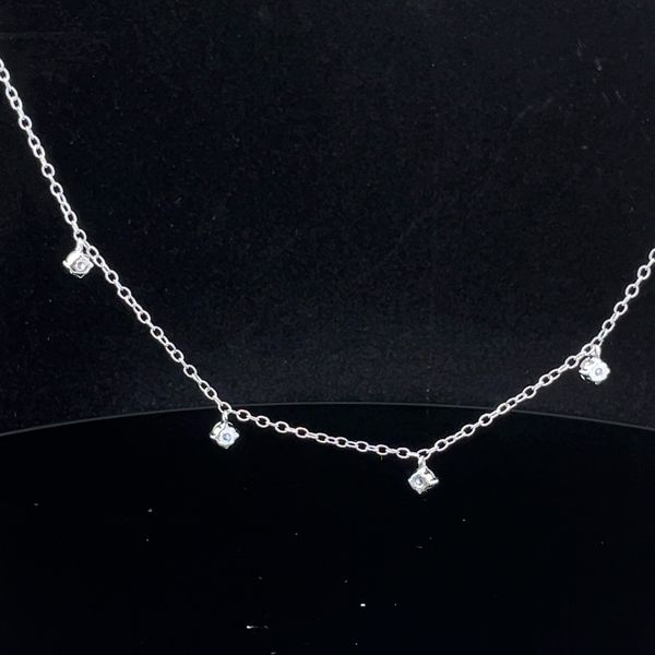 Diamond Necklaces Image 3 Austin's Fine Diamonds & Jewelry Lyndhurst, NJ