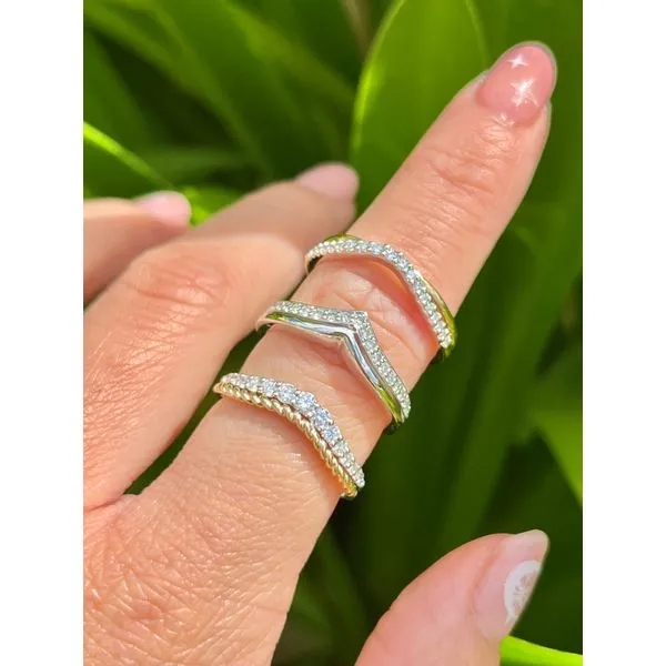 14K Yellow Gold Curved Band