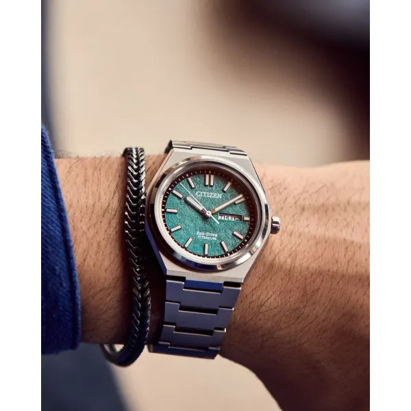 Men's Watch Image 4 Banks Jewelers Burnsville, NC