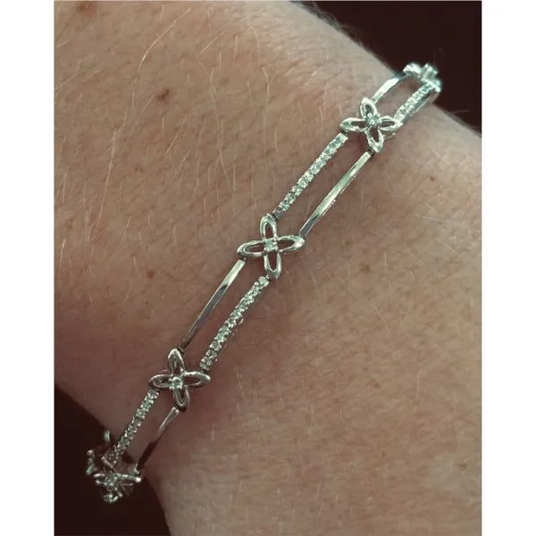 Bracelet Barnes Jewelers Goldsboro, NC