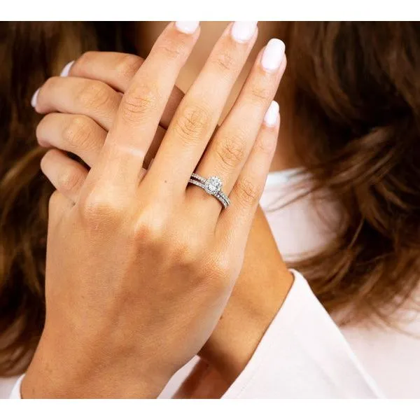 14K White Gold  Oval Halo Diamond Engagement Ring Image 2 Barthau Jewellers Stouffville, ON
