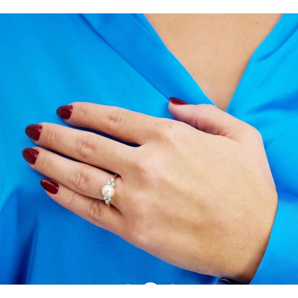 Pearl Ring Image 2 Barthau Jewellers Stouffville, ON