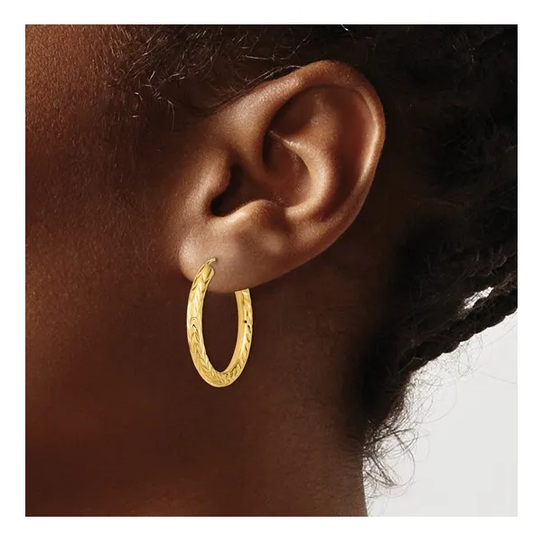 14K Yellow Gold 25MM Diamond Cut Hoop Earrings Image 2 Barthau Jewellers Stouffville, ON