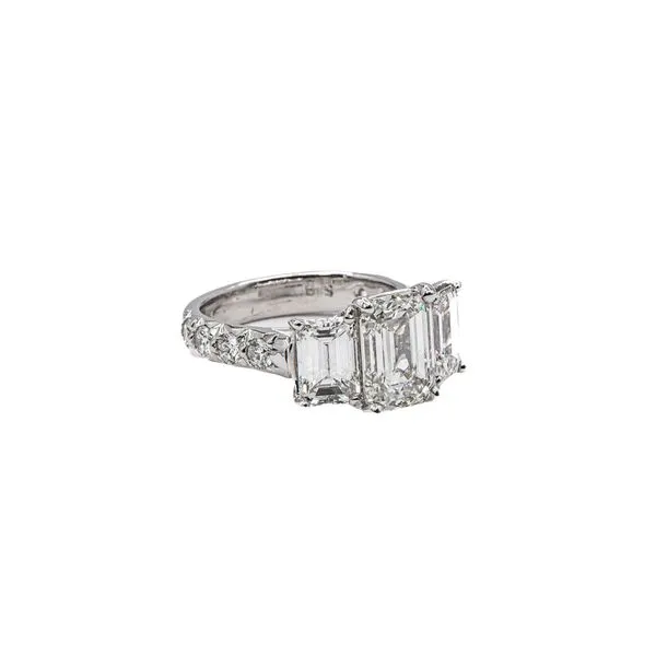 Emerald and Diamond Ring Image 2 Bashinski Fine Gems & Jewelry, Inc Macon, GA