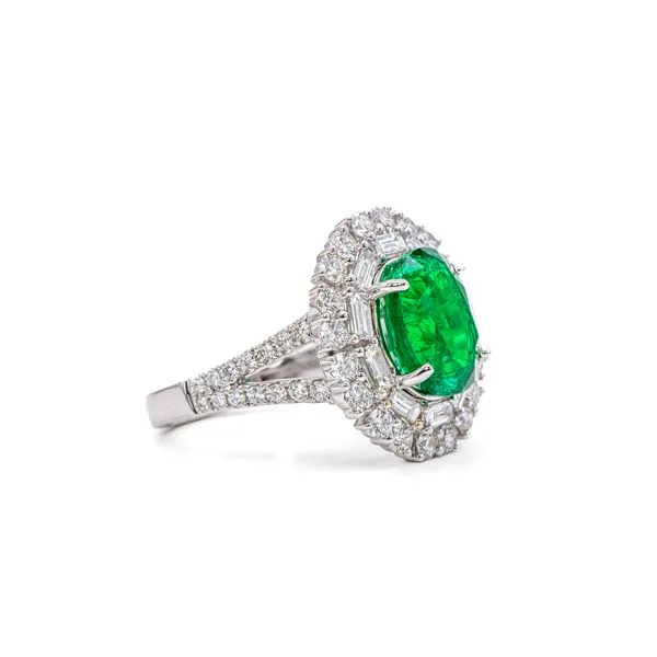 Emerald and Diamond Ring Image 2 Bashinski Fine Gems & Jewelry, Inc Macon, GA