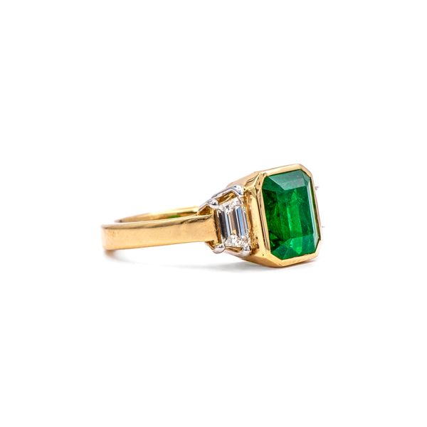 Emerald and Diamond Ring Image 2 Bashinski Fine Gems & Jewelry, Inc Macon, GA