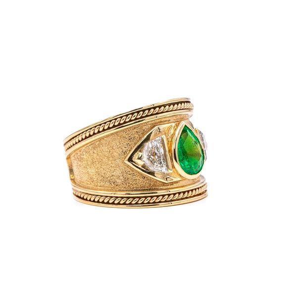 Emerald and Diamond Ring Image 2 Bashinski Fine Gems & Jewelry, Inc Macon, GA