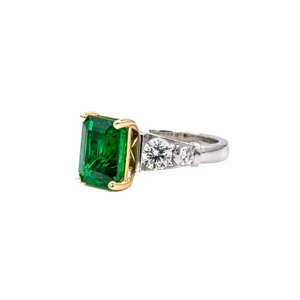 Emerald Ring Image 3 Bashinski Fine Gems & Jewelry, Inc Macon, GA