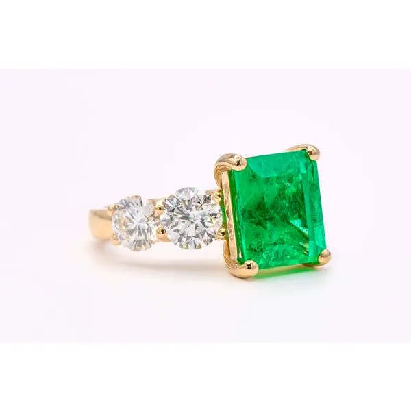 Emerald Ring Image 2 Bashinski Fine Gems & Jewelry, Inc Macon, GA