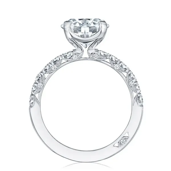 18k Round Solitaire Engagement Ring