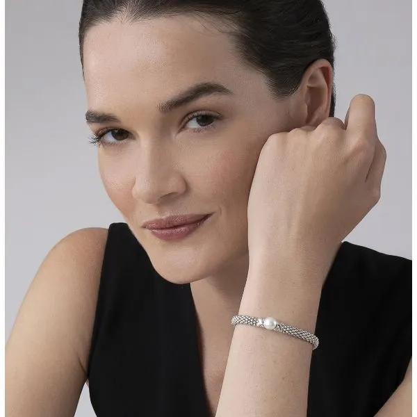Single Pearl Station Bracelet thumb image 3