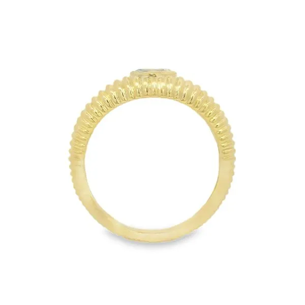 Ribbed Fashion Ring