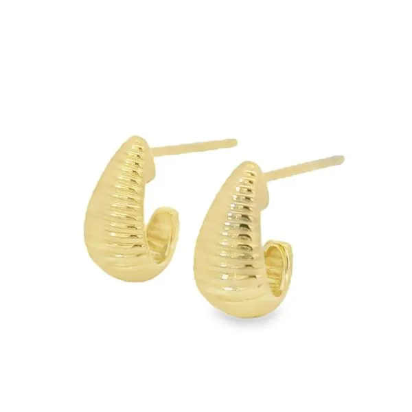 Ribbed Hoop Earring