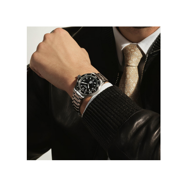 Montblanc Iced Sea Automatic Date 0 Oxygen Image 3 Baxter's Fine Jewelry Warwick, RI