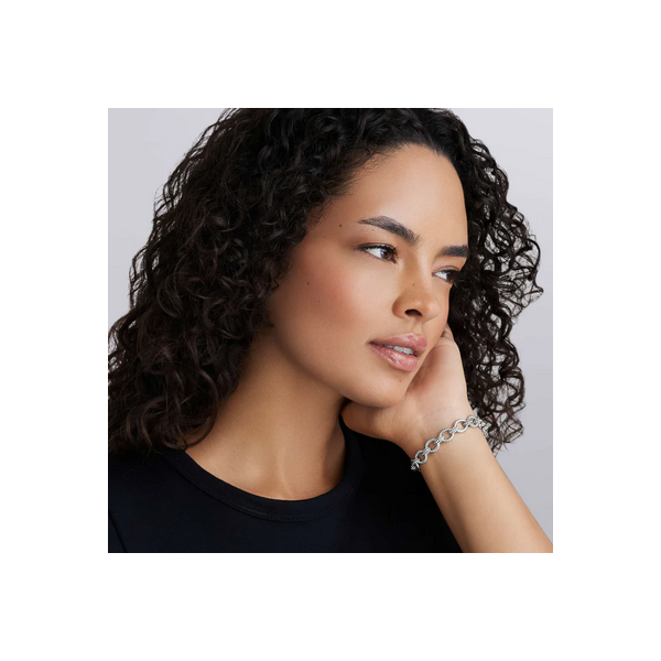 Sterling Silver Fluted Oval Link Bracelet Image 2 Baxter's Fine Jewelry Warwick, RI