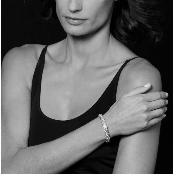 Two Tone Single Diamond Station Bracelet Image 3 Baxter's Fine Jewelry Warwick, RI