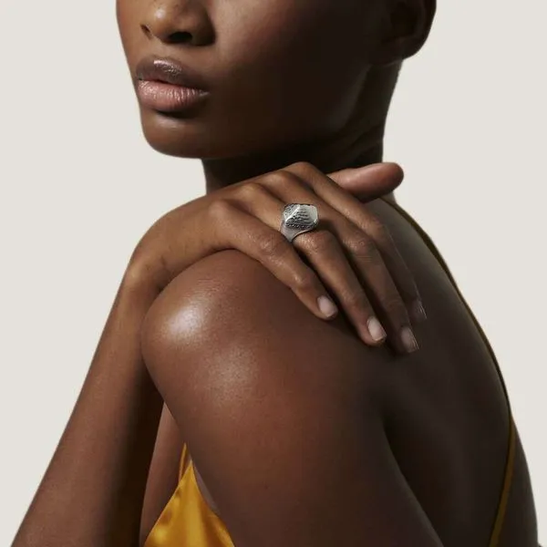 Classic Chain Hammered Sugarloaf Ring Image 4 Baxter's Fine Jewelry Warwick, RI