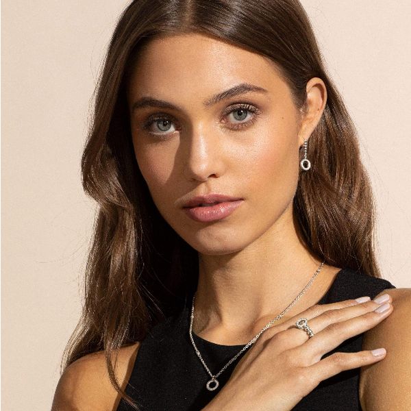 Diamond Circle Pendant Necklace Image 3 Baxter's Fine Jewelry Warwick, RI