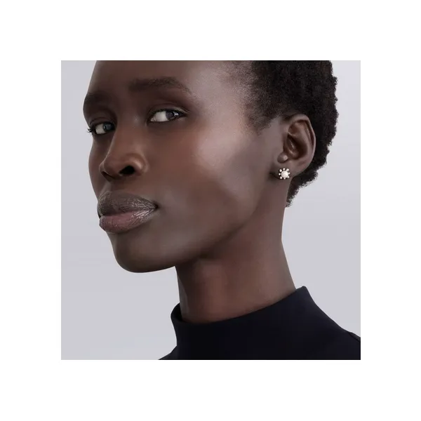 Fleur Pearl Stud Earrings