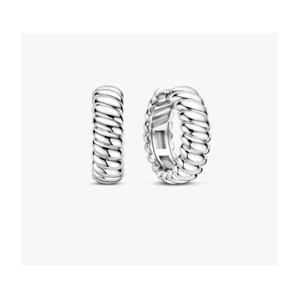 Vintage Ribbed Hoops Baxter's Fine Jewelry Warwick, RI