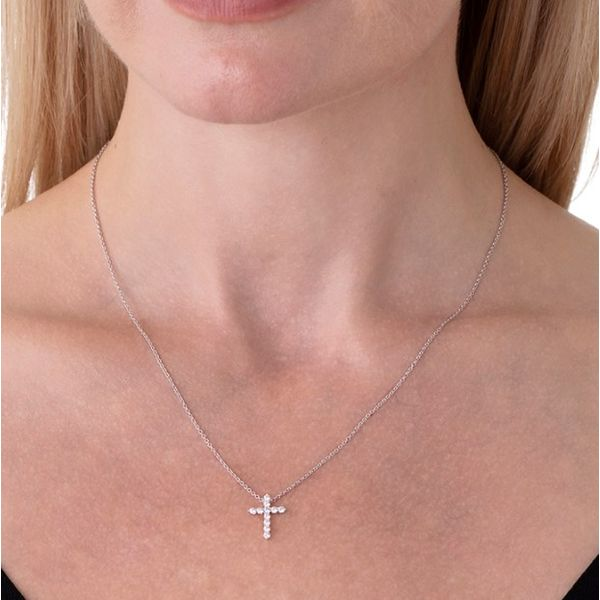 Hearts on Fire Signature Cross Pendant - Medium Image 2 Becky Beauchine Kulka Diamonds and Fine Jewelry Okemos, MI