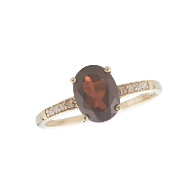 14kt Yellow Gold Oval Garnet Ring