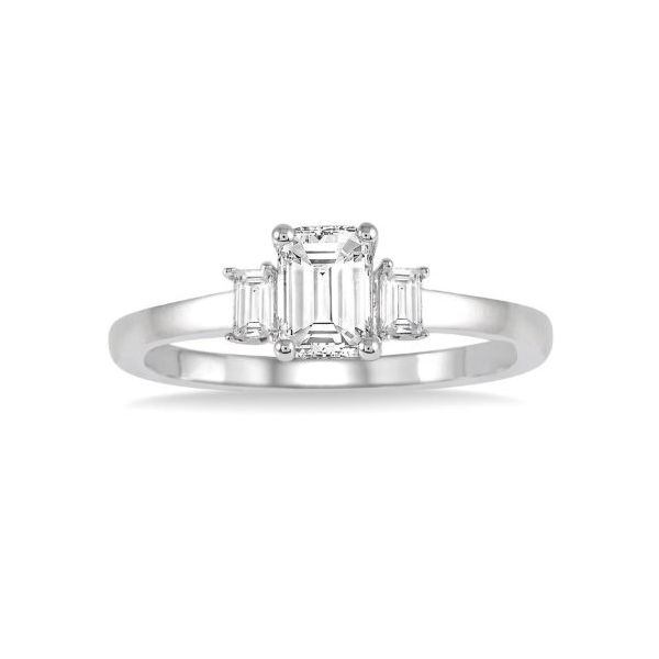 Engagement Ring Becker's Jewelers Burlington, IA