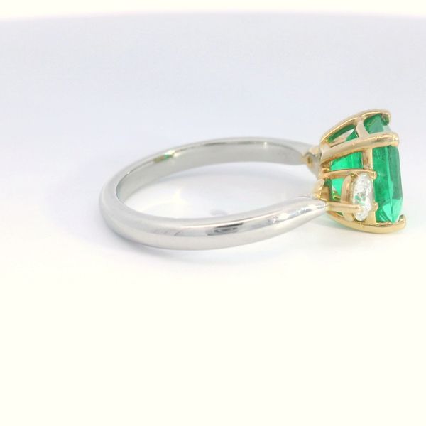 Emerald Ring Image 4 Bethany's Jewelry Wellsboro, PA