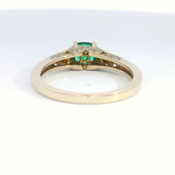 Emerald Ring Image 3 Bethany's Jewelry Wellsboro, PA