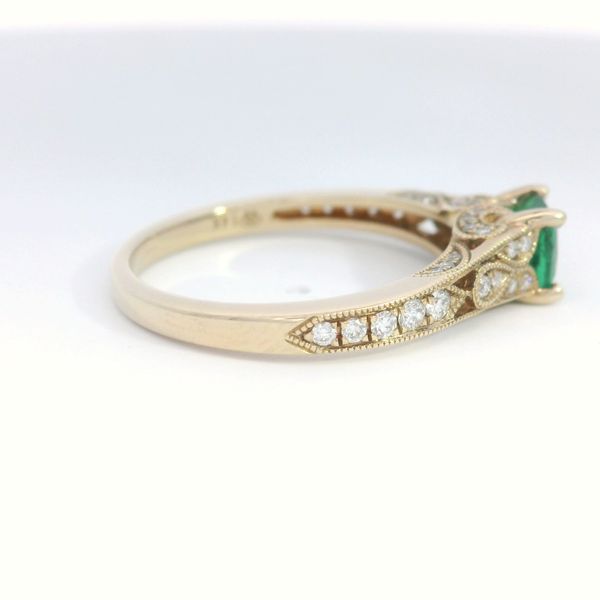 Emerald Ring Image 4 Bethany's Jewelry Wellsboro, PA