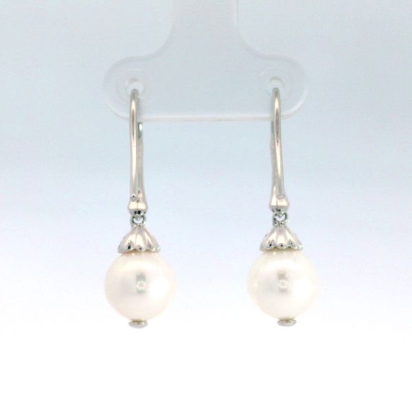Pearl Earrings Image 3 Bethany's Jewelry Wellsboro, PA