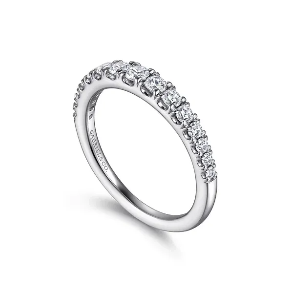 14K White Gold Graduated Diamond Wedding Band Image 2 Biondi Diamond Jewelers Aurora, CO