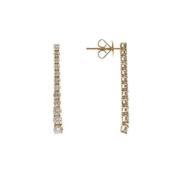 14K Yellow Gold 1.06ctw Diamond Graduated Tapered Bar Dangle Earrings Biondi Diamond Jewelers Aurora, CO